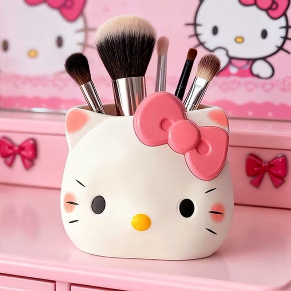 Hello Kitty Other - Hello Kitty Pink and White Brush or Pen Holder Sanrio White with Pink Bow NWT